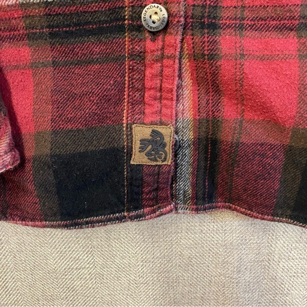 Legendary Whitetails Flannel Shirt Mens Med Red Black Plaid Button Down Cotton - Picture 10 of 12